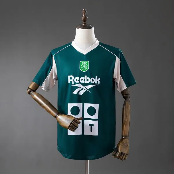 Camiseta de fútbol Sporting CP 2000/01 ESPECIAL MANGA CORTA VERSION FAN